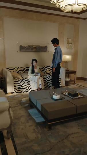 Heart on Fire, Eyes on Him Episode 5