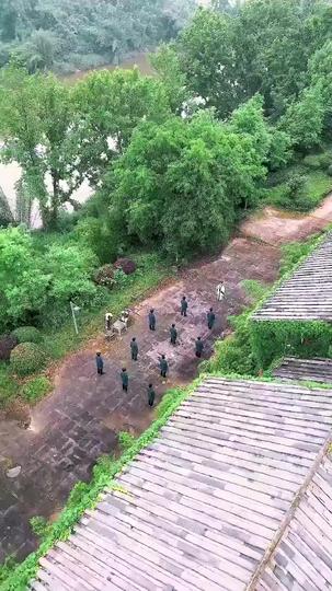 Pahlawan di Tengah Derita Episode 6