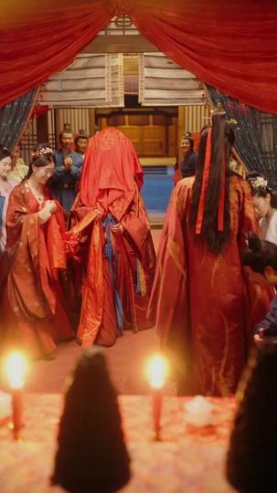 妹の代わりに敵国へ嫁いだら元夫が狂った 第 1 話