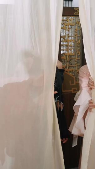 How to Tame Her Majesty Episode 7