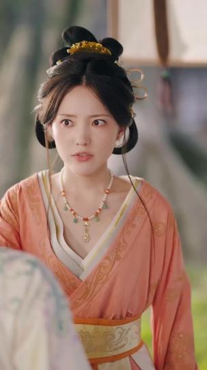 She Returns Crowned in Flames Episode 5