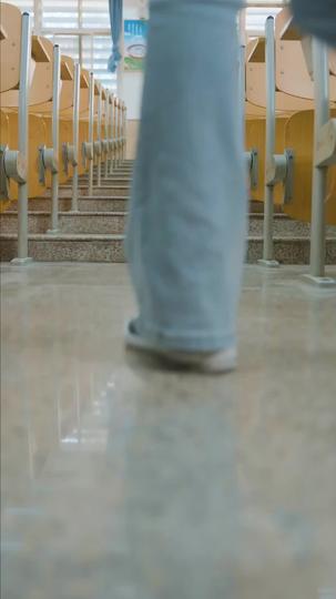 Love at the Bottom, Sparks at the Top Episode 1