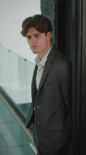 Geliebt vom skrupellosen CEO 2Folgen