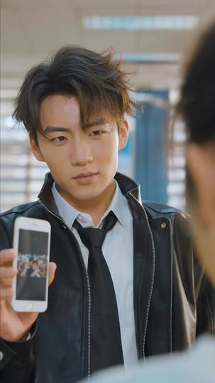 Love at the Bottom, Sparks at the Top Episode 2