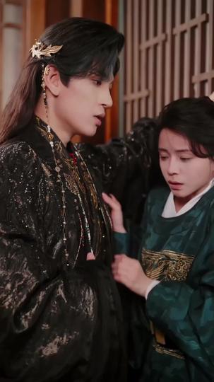 Pelukannya Mengguncang Kekuasaan Episode 10