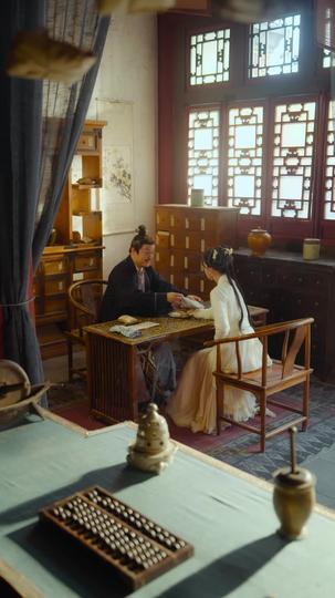 薇霜御守情长 第2集