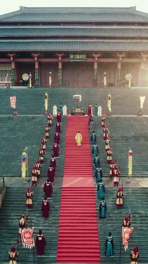 皇帝回乡 第1集