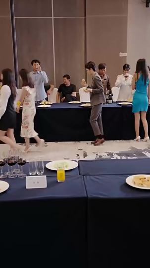 Asistente Alonso Tan Encantadora Episodio 6