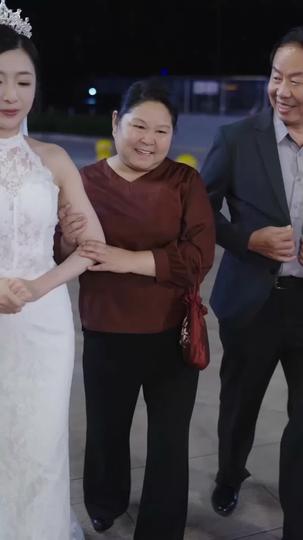 斷絕關系後，三個姐姐跪地求饒 第4集