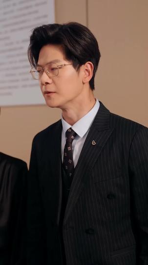 Renacida por Amor: Conquistando al Tío de Mi Exmarido Episodio 11