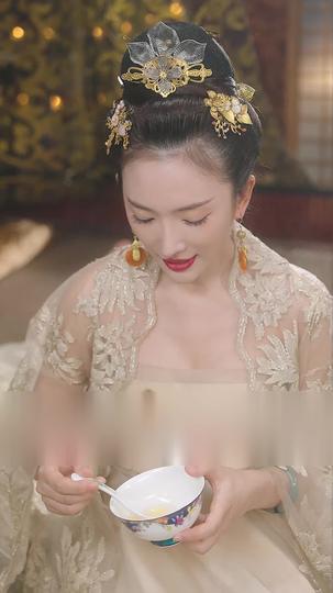 醉臥美人膝，醒掌天下權 第1集