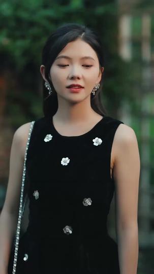 Heart on Fire, Eyes on Him Episode 11